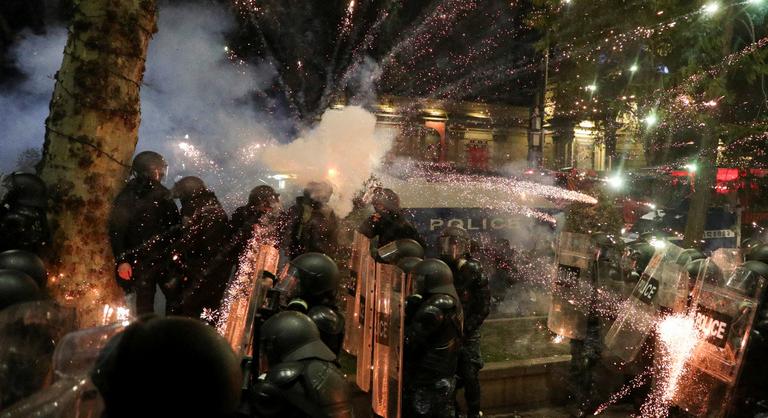 Elcsalt parlamenti voksolás és utcai zavargások árnyékolják be a georgiai elnökválasztást