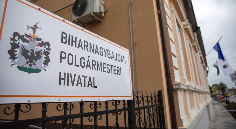 Mutatjuk az ünnepi nyitvatartást a biharnagybajomi polgármesteri hivatalban