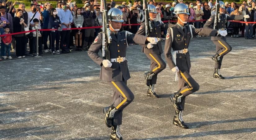 Anakonda-stratégiával próbálja legyőzni Kína Tajvant