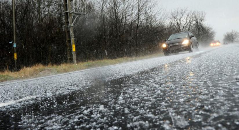 Figyelmeztet a Magyar Közút: itt az ónos eső!