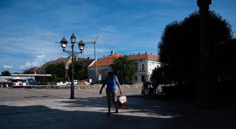 Rejtett kamerát találta a váci uszoda öltözőjében