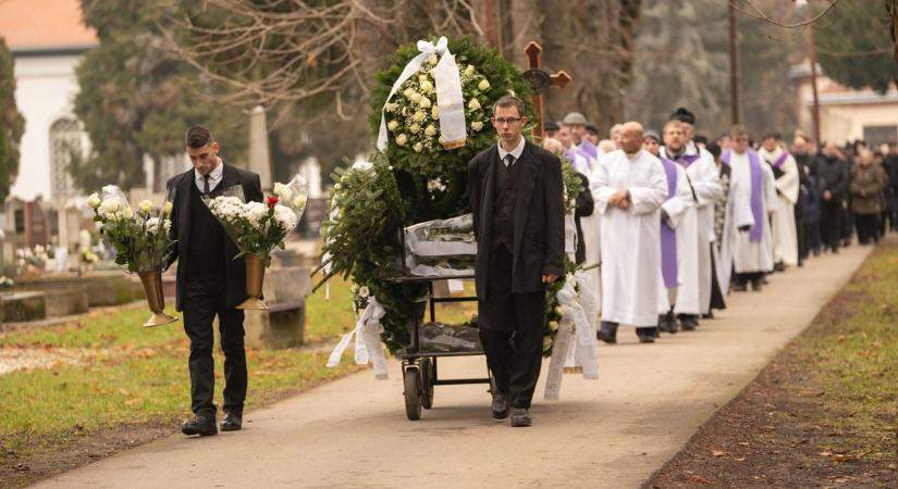 Dr. Bogár Gáspárt örök nyugalomra helyezték