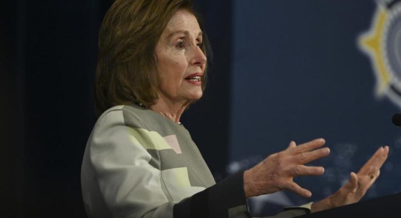 Nancy Pelosi sikeres csípőprotézis-műtéten esett át, miután Luxemburgban leesett egy lépcsőn