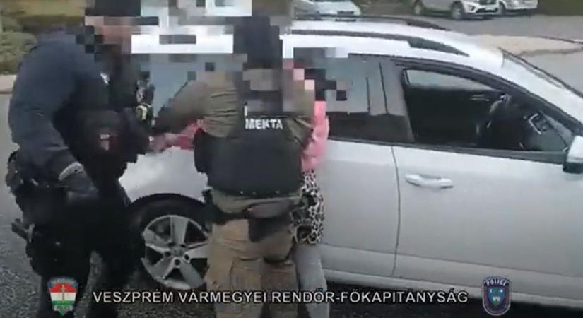 Kőkeményen lecsaptak a rendőrök a fegyveres rablókra a Balatonnál!  videó