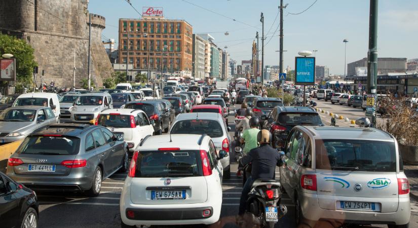 Szigorúbb szabályok, keményebb bírságok - életbe lépett az új olasz kresz