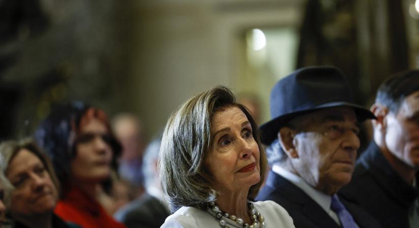 Olyan durva volt Nancy Pelosi esése, hogy csípőprotézist kellett beültetni neki egy katonai kórházban