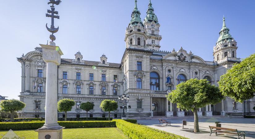 Képviselői fogadóórát tart Szakács András