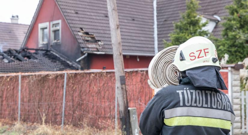 Családi ház borult lángba Vajtán