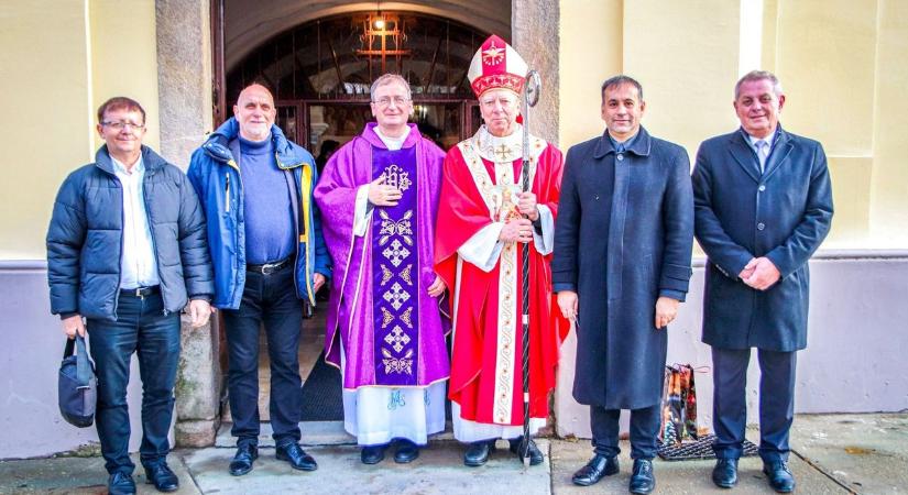 Tíz éve szolgálja papként a Tiszazugot Tamás atya