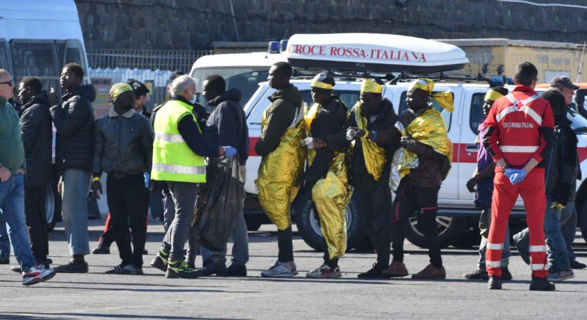 Matteo Salvini: magasba emelt fővel jelenek meg az ítélethirdetésen