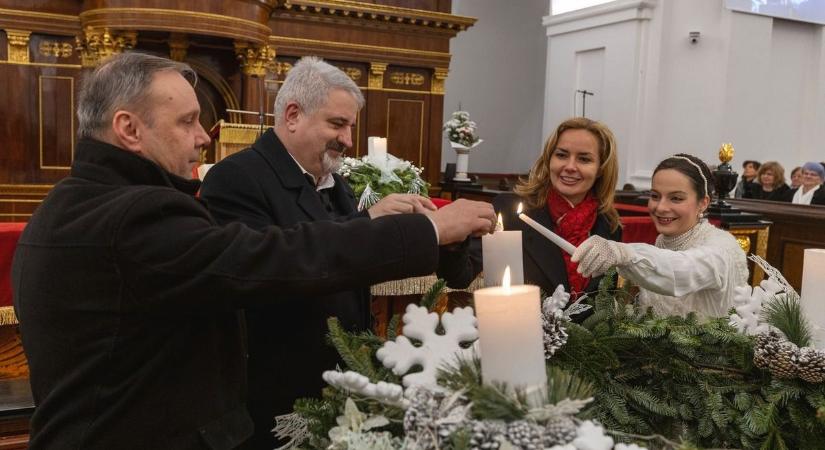 Az öröm lángját hívták életre advent harmadik vasárnapján Debrecenben