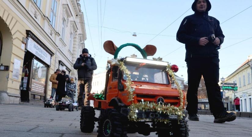 Adventi sétára indultak az RC autók a karácsonyi forgatagban -fotók, videó!