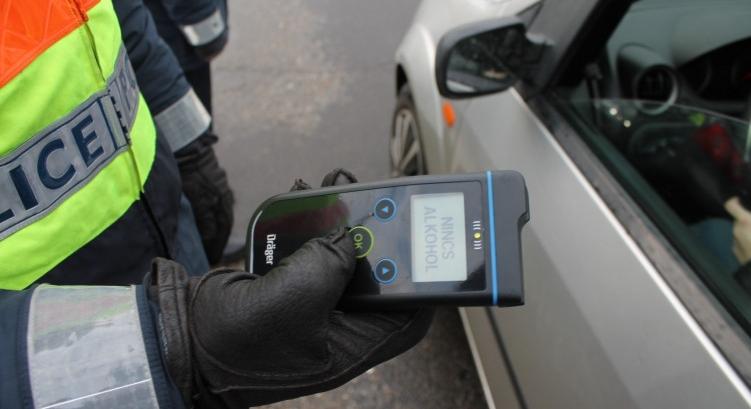 Sorra szedhetik ki az autósokat a rendőrök, napokig tartó akció indult