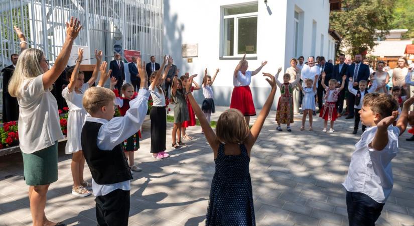 Ösztöndíj program indul a kisgyermeknevelő képzésben résztvevők számára