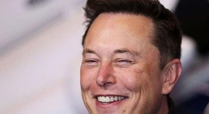 Túl sokat karamboloznak az önvezető Tesla-k - ezért Musk kijárta, hogy titkolhassa ezeket