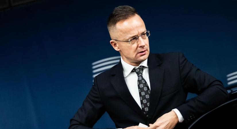 Szijjártó Péter: A tűzszünetről kellene tárgyalni a fegyverszállítások helyett