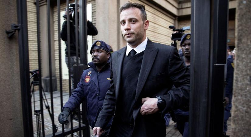 Oscar Pistoriusnak új barátnője van: kiköpött mása a meggyilkolt kedvesének