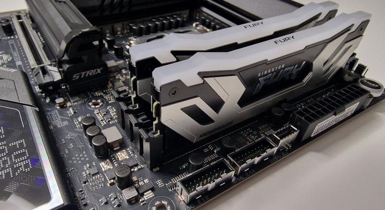 Kingston FURY Renegade 8400 CUDIMM memóriateszt - turbót kap a DDR5