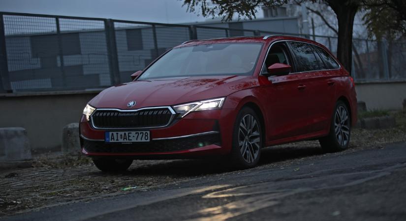 Látta már a legújabb Skoda Octaviát? Mutatjuk a vörös szépséget! – fotók