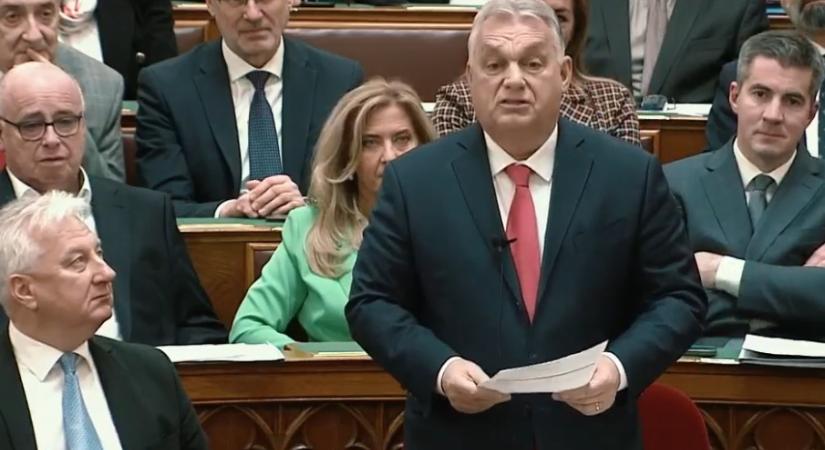 “Nem szégyelli magát?” Felkérdezték Orbánt a parlamentben, bólogató “Jánosok” között reagált