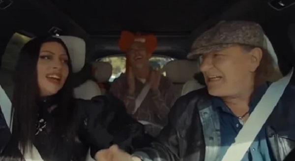 Együtt énekelte a Highway To Hell-t Brian Johnson és Lady Gaga