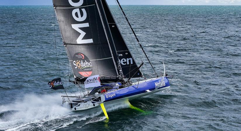 Vendée Globe 2024 – Eltört Pip Hare árbóca