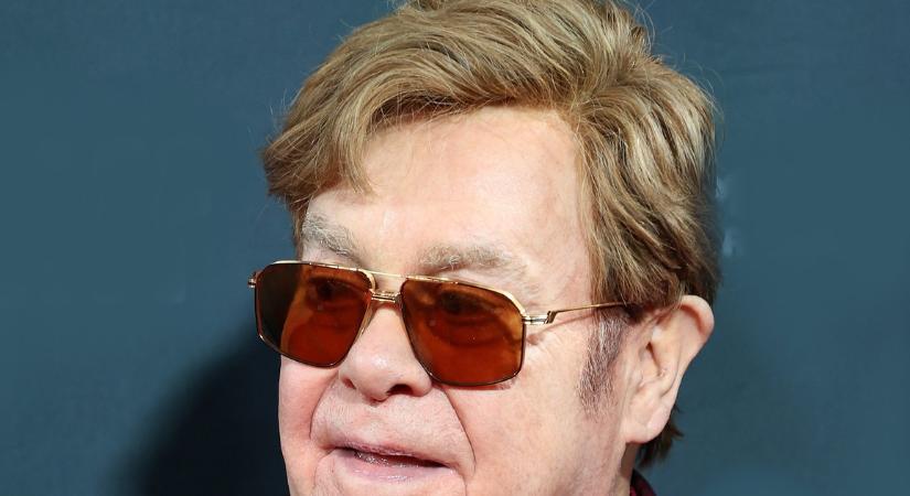 Súlyos hír jött a 77 éves nagybeteg Elton Johnról