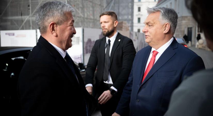 Orbán Viktor tárgyalt a kirgiz miniszterelnökkel