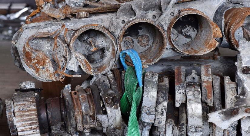 Magyar falu közelében zuhant le a legendás gép, méterekkel a föld alatt bukkantak a roncsaira