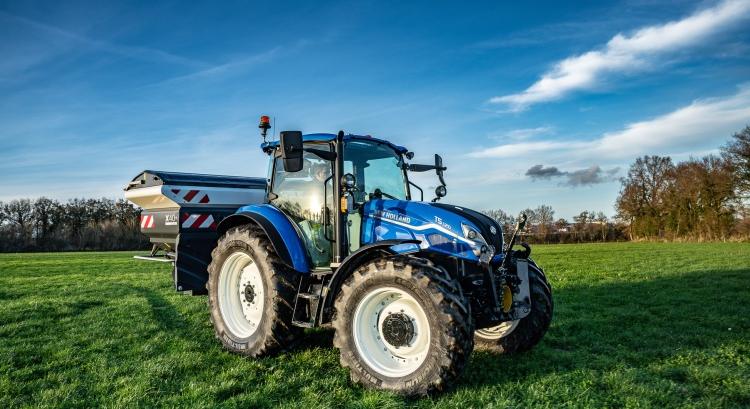 ALAPJAIBAN MEGÚJULÓ NEW HOLLAND T5 UTILITY TRAKTOROK