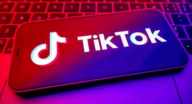 Az USA egy lépéssel közelebb került a TikTok betiltásához