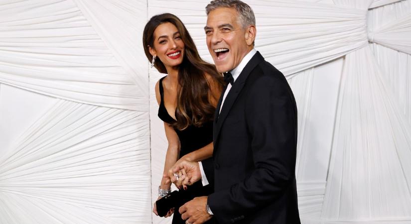 Tátva marad a száj George Clooney és felesége, Amal úgy jelentek meg Franciaországban, hogy vigyázzba álltak az emberek