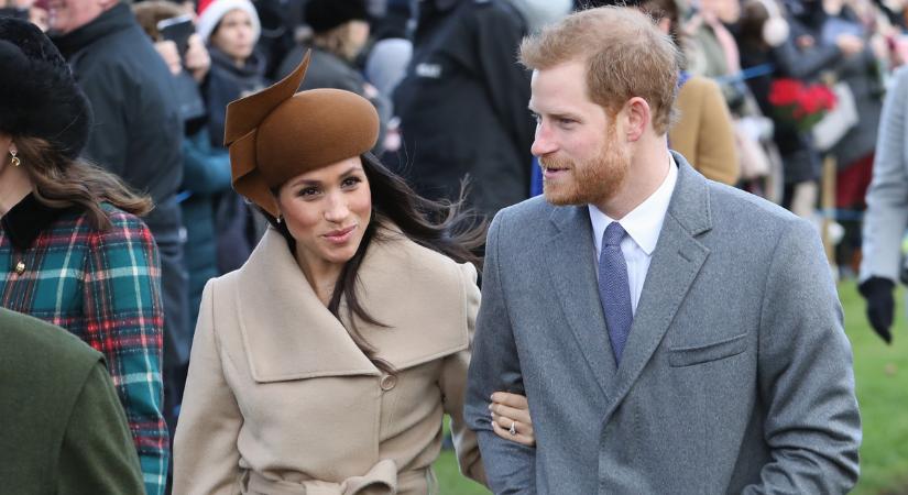 Háborognak a kommentelők Harry herceg és Meghan Markle karácsonyi üdvözlőlapján: egy nagyon fontos dolog hiányzik róla