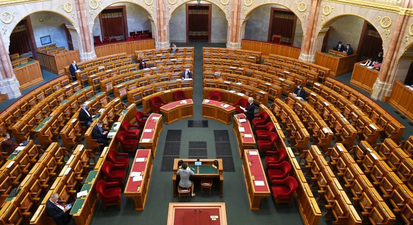 Fontos dolgokról dönt ma a parlament – Óriási változások jönnek