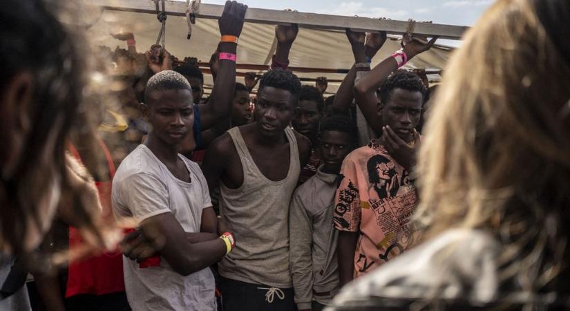 Fejszével támadt az olasz rendőrökre egy nigériai bevándorló