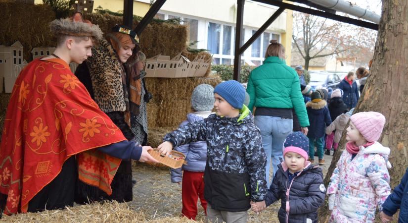 Élő betlehemmel várták a gyerekekkel a Gregusban – GALÉRIÁVAL