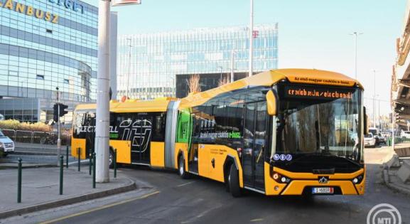 Itt az első magyar elektromos csuklós busz