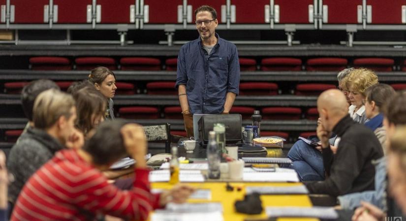 Vesztegzár a Weöres Sándor Színházban: megkezdődtek a próbák, Rejtő-premier februárban