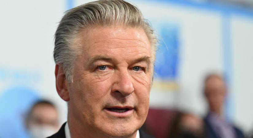 Alec Baldwin le fogja leplezni, hogy mi történt valójában a Rust című film forgatásán