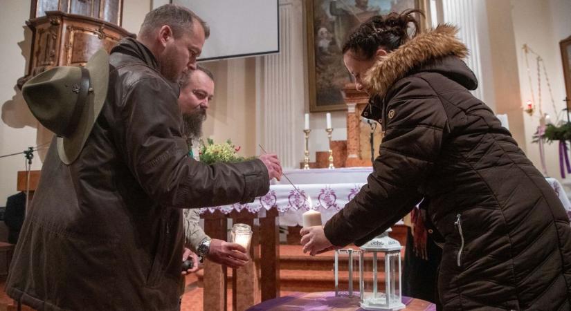 Megérkezett Héregre a béke és a szeretet lángja