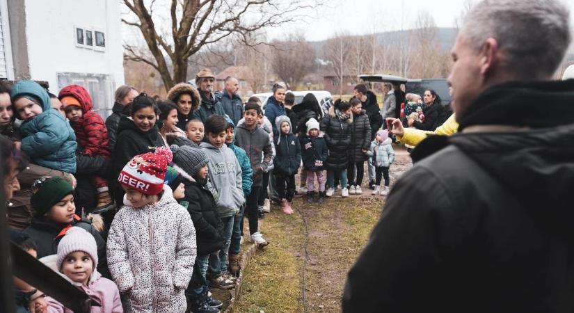 Magyar Péterék csak a fotók kedvéért nem tartottak be egy érvényes szabályt