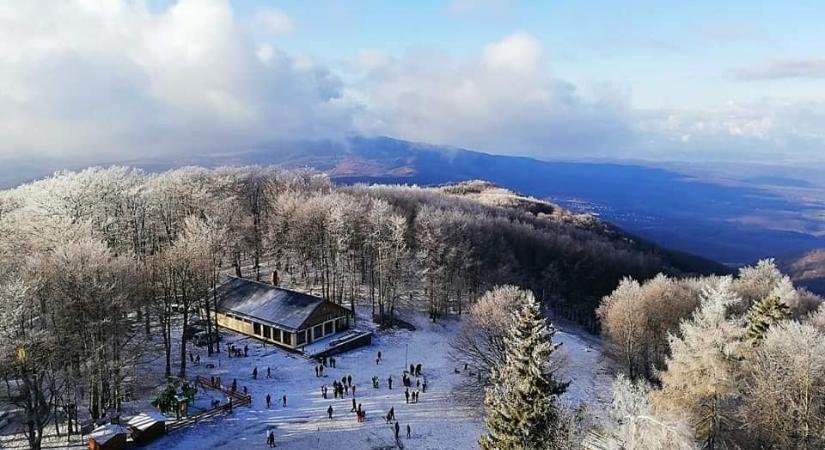 Lenyűgöző látvány a havas Kékestető (fotók)