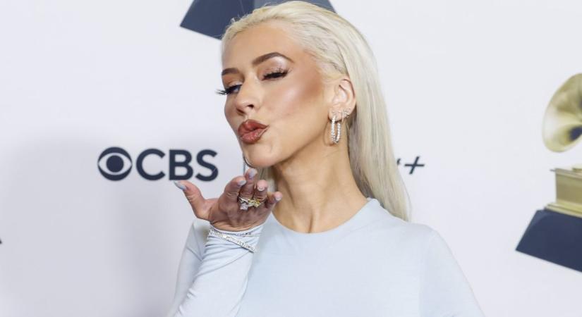 44. szülinapja alkalmából sokat mutató fotót posztolt magáról Christina Aguilera