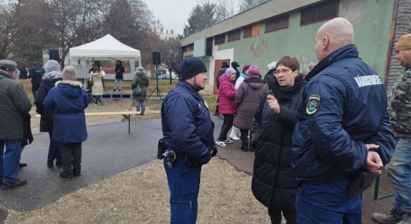 A gyöngyösi városrendészet a karácsonyozók biztonságára is ügyel