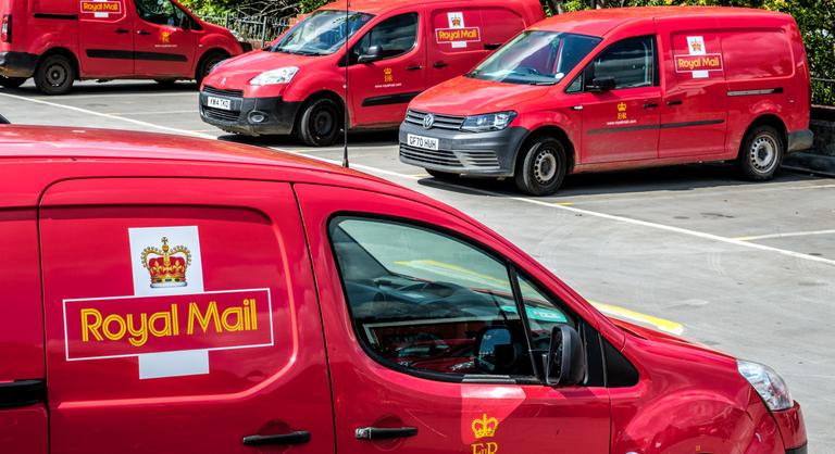 Cseh milliárdosé lesz a brit Royal Mail