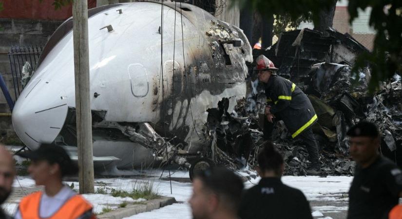 Lezuhant egy magánrepülőgép Buenos Aires lakónegyedében, két ember meghalt