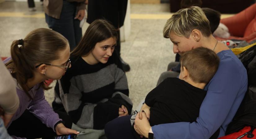 Fenyőfát kaptak ajándékba a Füredi úti Idősek Otthonának lakói