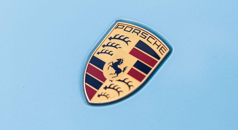 Német autóipar: a golyóálló luxusmárka alól is kirúgták a sámlit – ezresével rúgná ki a dolgozóit a Porsche