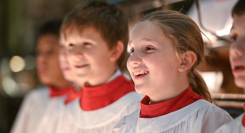 Hamisítatlan brit karácsonyi varázslat – a Cambridge-i St John’s College Kórusának koncertjén jártunk