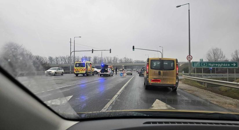 Baleset okoz hatalmas torlódást Debrecenben